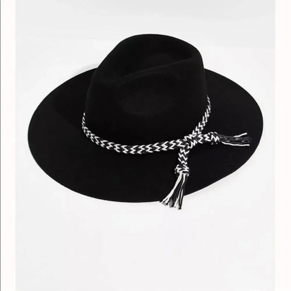 Free People Accessories - NWT Free People Mossant Braided Black Felt Hat
(NWT
Size M